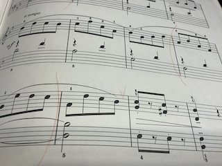 つなぎ目　保谷ピアノ教室